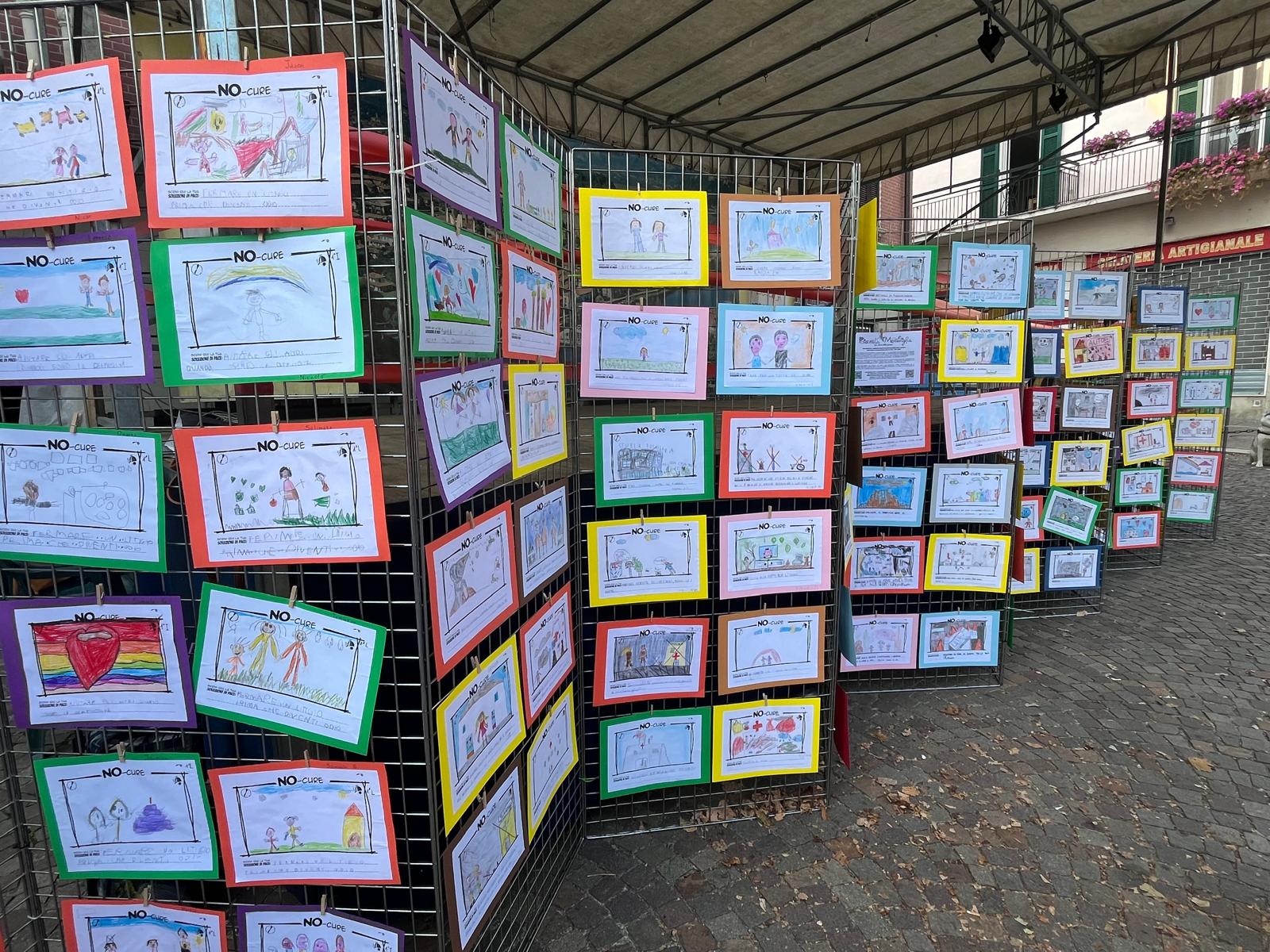 Giornata della Meraviglia 2025 Lavori dei bambini a Scuola